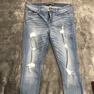Ripped jeggings